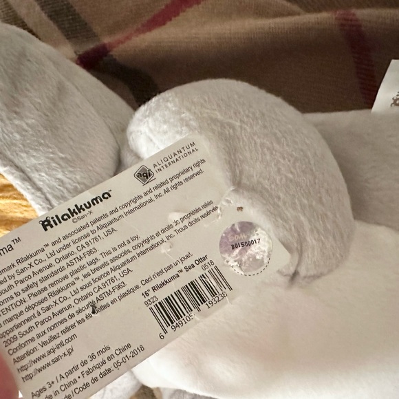 Rilakkuma 16” Sea Otter Plush - Picture 4 of 6